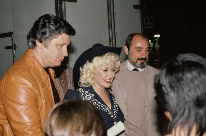 Framed Print : Dolly Parton During Rhinestone Filming Framed Print : Dolly Parton During Rhinestone Filming