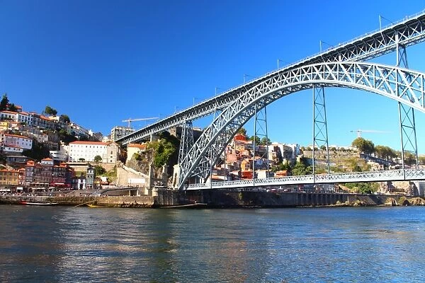 Dom LuAis I Bridge in Porto