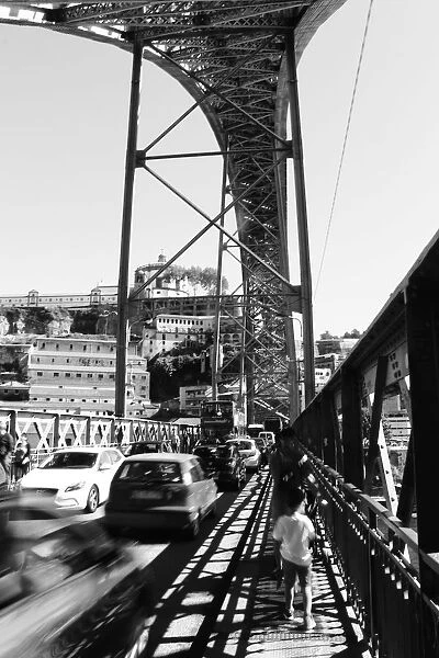 Dom LuAis I Bridge in Porto, Portugal