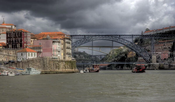 Dom Luis I bridge, Cais da Ribeira and Douro river