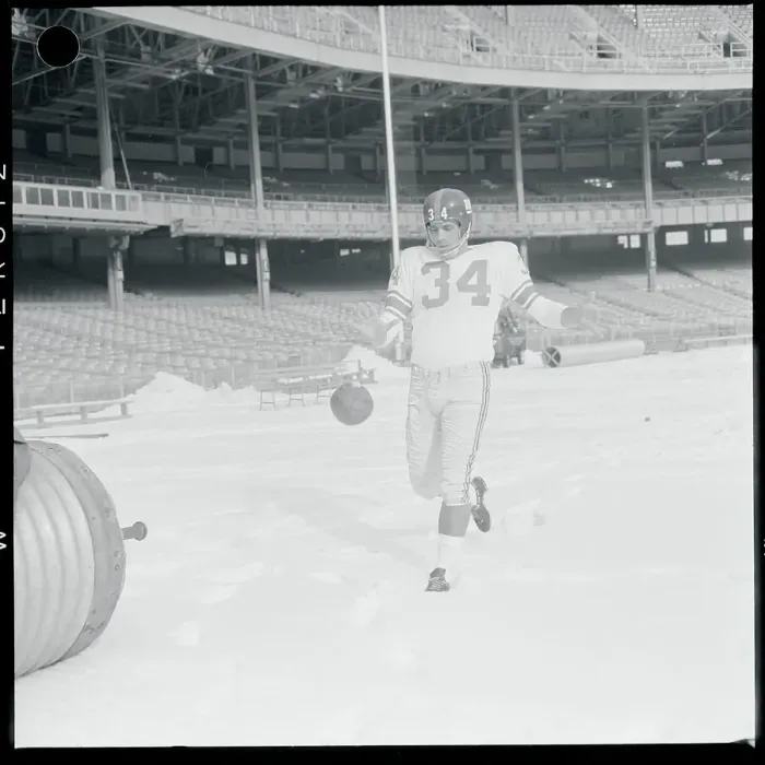 Framed Print : Don Chandler on the Field Framed Print : Don Chandler on the Field