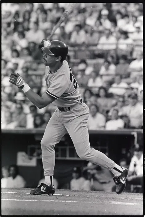 Framed Print : Don Mattingly Finishing Swing Framed Print : Don Mattingly Finishing Swing