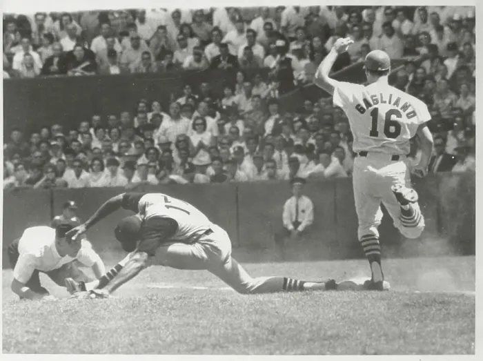 Framed Print : Donn Clendenon Reaching for Ball Framed Print : Donn Clendenon Reaching for Ball