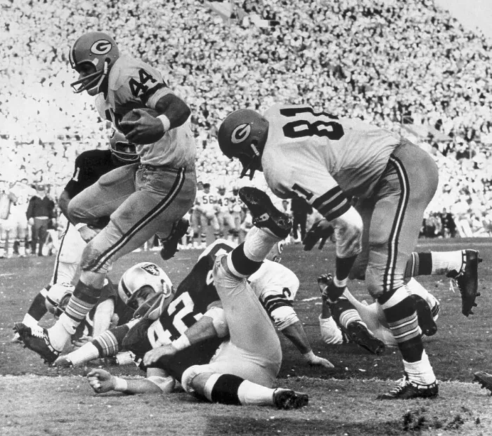 Framed Print : Donny Anderson Scoring in Super Bowl II Framed Print : Donny Anderson Scoring in Super Bowl II