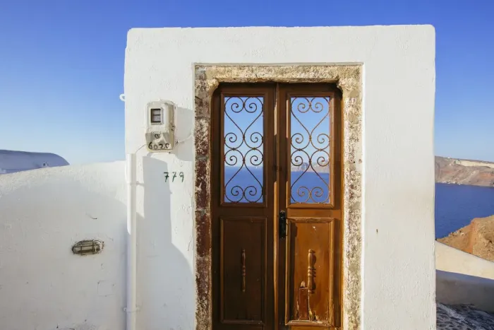 Framed Print : Doors to the sea, Oia, Santorini, Greece Framed Print : Doors to the sea, Oia, Santorini, Greece