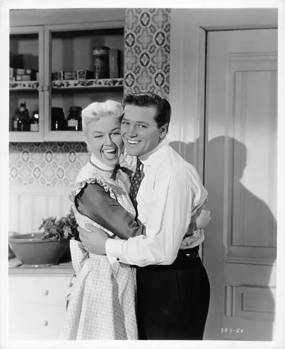 Framed Print : Doris Day And Gordon MacRae In By The Light Of The Silvery Moon Framed Print : Doris Day And Gordon MacRae In By The Light Of The Silvery Moon