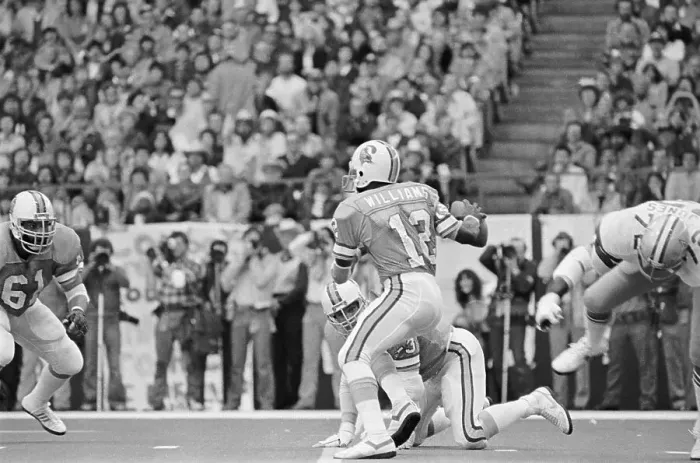 Framed Print : Doug Williams Avoiding Ed Jones Framed Print : Doug Williams Avoiding Ed Jones