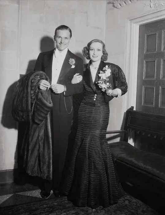 Framed Print : Douglas Fairbanks and Joan Crawford Framed Print : Douglas Fairbanks and Joan Crawford