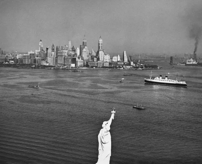 Framed Print : Downtown Manhattan Framed Print : Downtown Manhattan