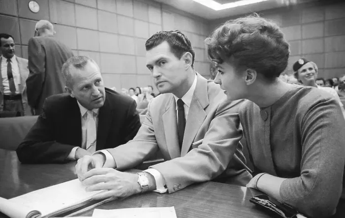 Framed Print : Dr. Bernard Finch and Carole Tregoff at their murder trial Framed Print : Dr. Bernard Finch and Carole Tregoff at their murder trial