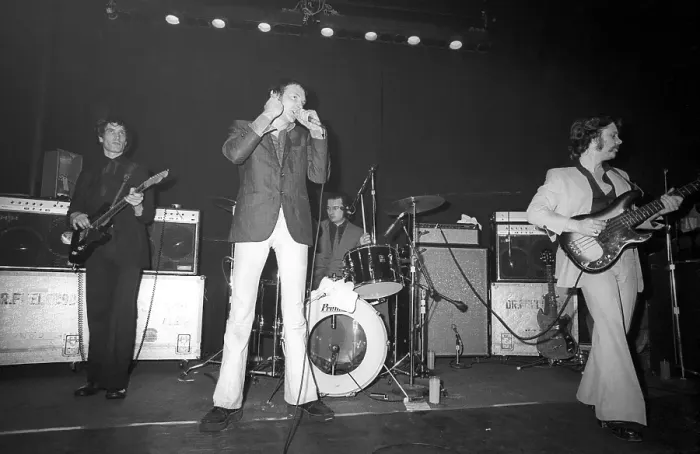 Framed Print : Dr Feelgood Live Framed Print : Dr Feelgood Live