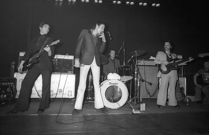 Framed Print : Dr Feelgood Live Framed Print : Dr Feelgood Live