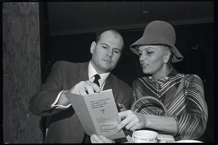 Framed Print : Dr. Sam Sheppard and Second Wife Ariane Framed Print : Dr. Sam Sheppard and Second Wife Ariane