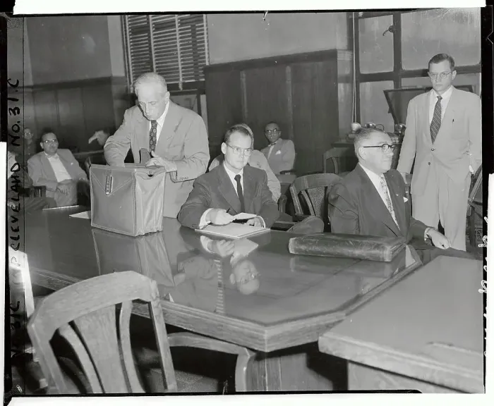 Framed Print : Dr Samuel Sheppard Sitting with Attorneys