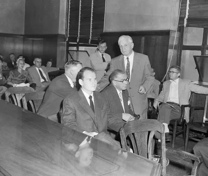Framed Print : Dr Samuel Sheppard Sitting with Attorneys in Court Framed Print : Dr Samuel Sheppard Sitting with Attorneys in Court