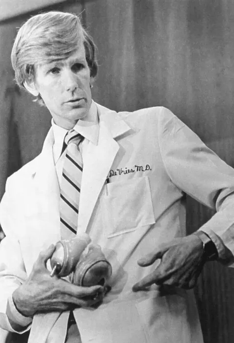Framed Print : Dr. William DeVries Holding a Jarvik-7 Artificial Heart Framed Print : Dr. William DeVries Holding a Jarvik-7 Artificial Heart