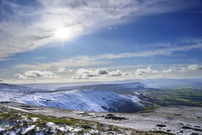 Framed Print : The Dragons back, or Y Grib, and the Brecon Beacons from the Black Mountains, Wales