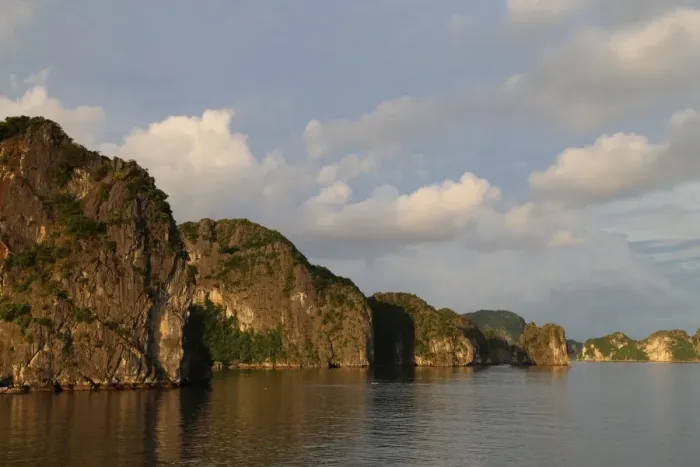 Framed Print : Dramatic karst formations of Halong Bay, Vietnam Framed Print : Dramatic karst formations of Halong Bay, Vietnam