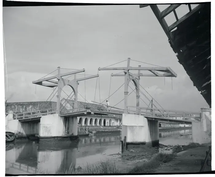 Framed Print : Drawbridge Framed Print : Drawbridge