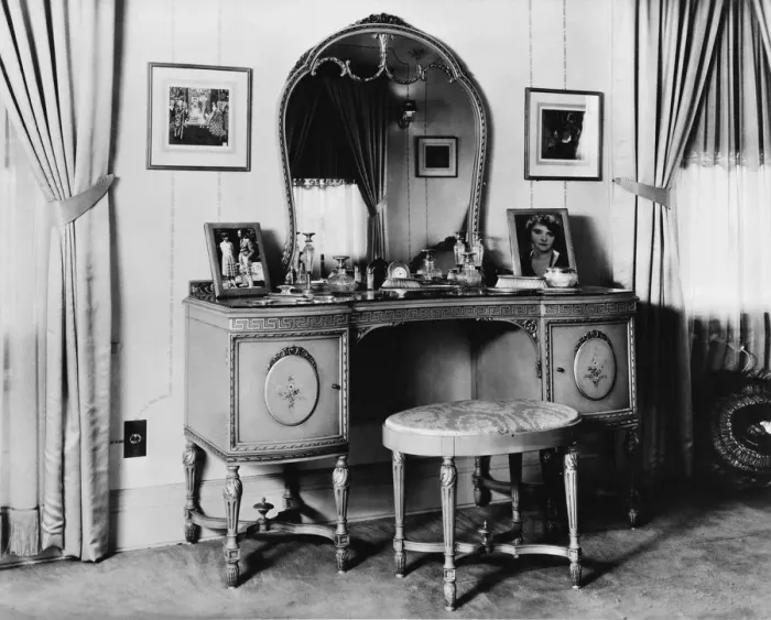 Framed Print : Dressing Table Framed Print : Dressing Table