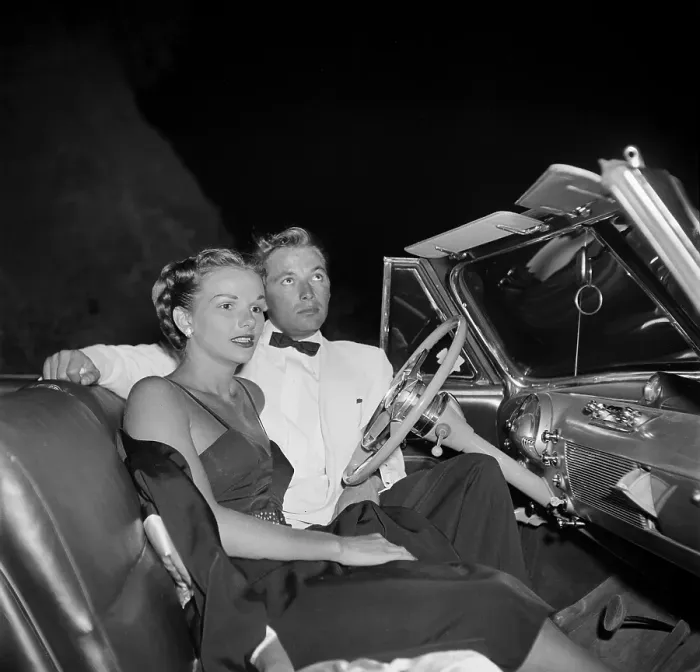 Framed Print : Drive-in Restaurant Framed Print : Drive-in Restaurant
