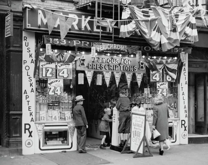 Framed Print : Drug Store, New York Framed Print : Drug Store, New York