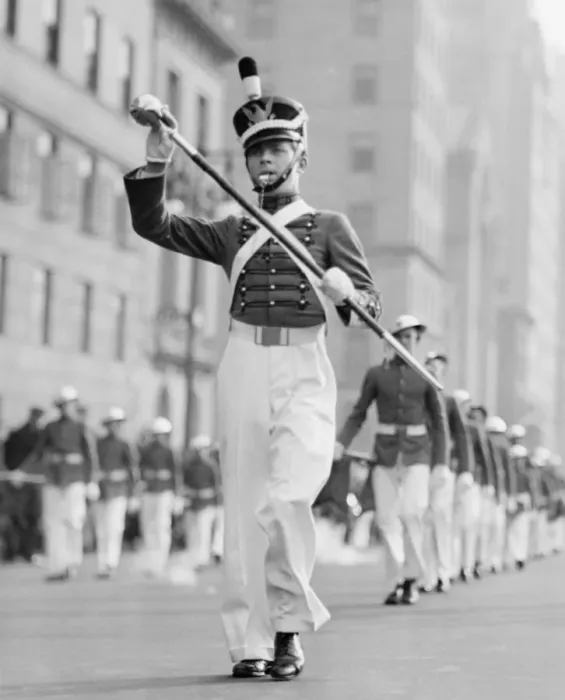 Framed Print : Drum major leading parade in old-fashioned uniforms, (B&W) Framed Print : Drum major leading parade in old-fashioned uniforms, (B&W)