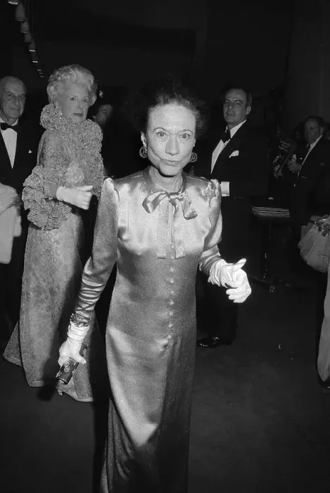 Framed Print : Duchess of Windsor with Socialite Mrs. Edwin Hilson Framed Print : Duchess of Windsor with Socialite Mrs. Edwin Hilson