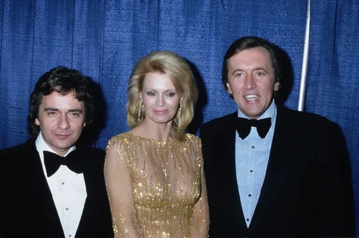 Framed Print : Dudley Moore, Angie Dickinson And David Frost Attend American Movie Awards Framed Print : Dudley Moore, Angie Dickinson And David Frost Attend American Movie Awards