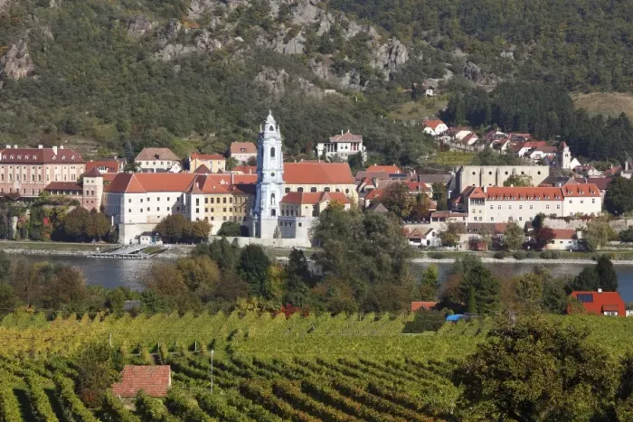Framed Print : Duernstein, view over vineyards near Rossatz and the Danube river, Wachau valley, Waldviertel region, Mostviertel region, Lower Austria, Austria, Europe