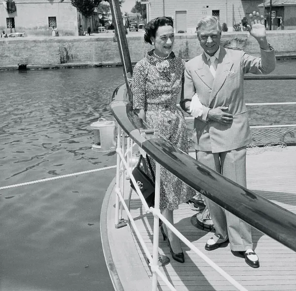 Duke and Duchess of Windsor on Yacht Print, Fiumicino, Italy. Art