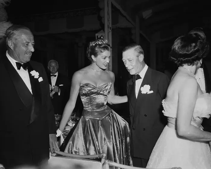 Framed Print : The Duke of Windsor with Esther Williams Framed Print : The Duke of Windsor with Esther Williams