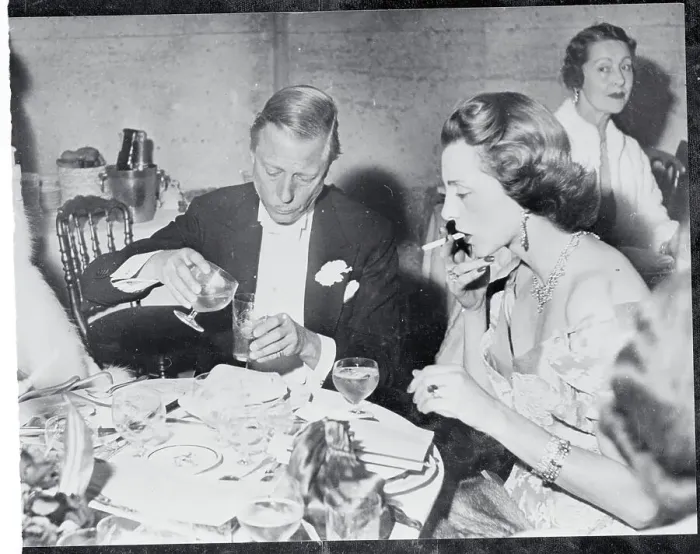 Framed Print : Duke of Windsor & La Barronnede Cabrol Framed Print : Duke of Windsor & La Barronnede Cabrol