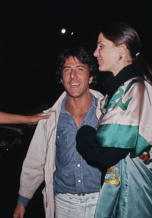 Framed Print : Dustin Hoffman & Anne Byrne Framed Print : Dustin Hoffman & Anne Byrne