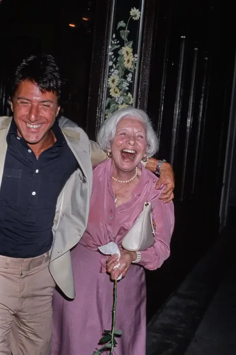 Framed Print : Dustin Hoffman & Lillian Hoffman Framed Print : Dustin Hoffman & Lillian Hoffman