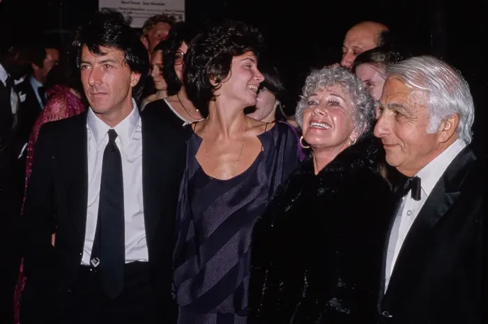 Framed Print : Dustin Hoffman, Lisa Hoffman, Lillian Hoffman & Harry Hoffman Framed Print : Dustin Hoffman, Lisa Hoffman, Lillian Hoffman & Harry Hoffman