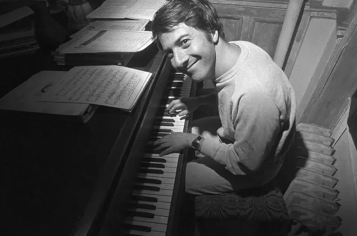 Framed Print : Dustin Hoffman Playing Piano Framed Print : Dustin Hoffman Playing Piano