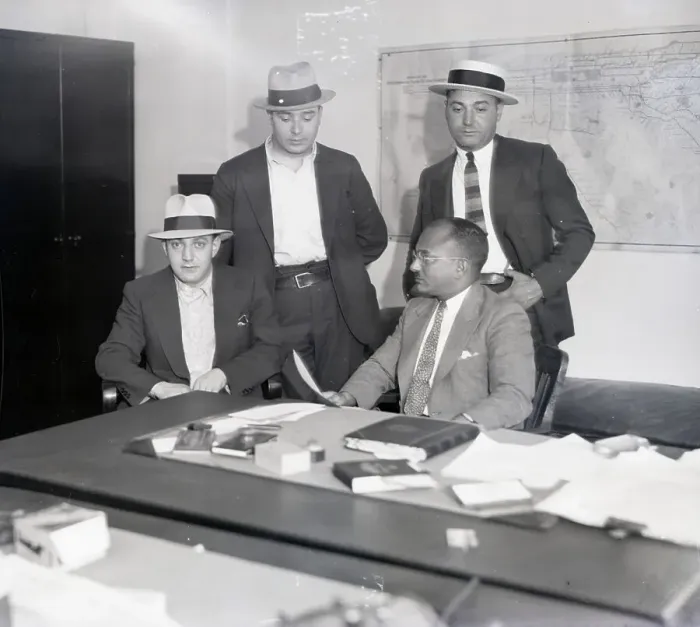 Framed Print : Dutch Schultz At Police Headquarters