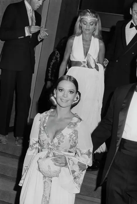 Framed Print : Dyan Cannon and Natalie Wood Framed Print : Dyan Cannon and Natalie Wood