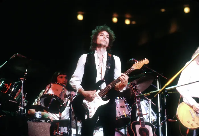 Framed Print : Dylan Performs In Atlanta
