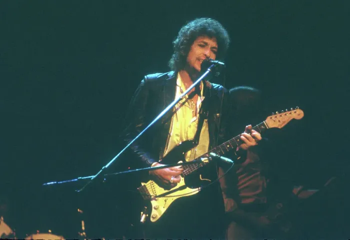 Framed Print : Dylan Performs In Savannah Framed Print : Dylan Performs In Savannah