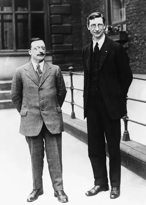 Framed Print : Eamon DeValera and Arthur Griffith at the Irish Peace Conference Framed Print : Eamon DeValera and Arthur Griffith at the Irish Peace Conference