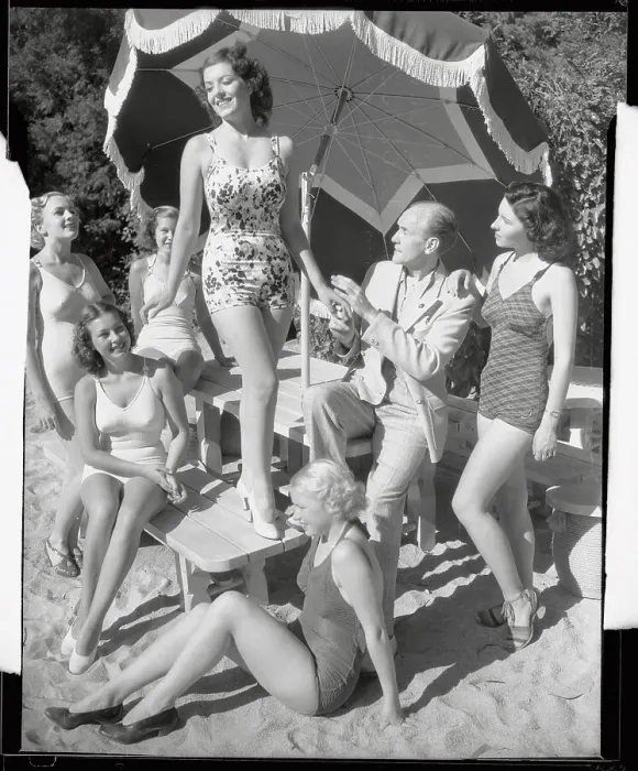 Framed Print : Earl Carroll Looking over Young Ladies