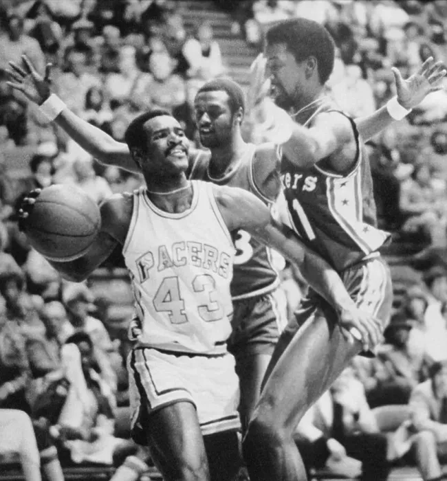 Framed Print : Earl Tatum Being Guarded by Philadelphia 76ers Framed Print : Earl Tatum Being Guarded by Philadelphia 76ers