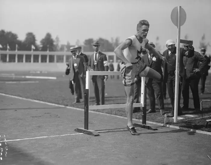 Framed Print : Earl Thomson Jumping over Hurdle Framed Print : Earl Thomson Jumping over Hurdle