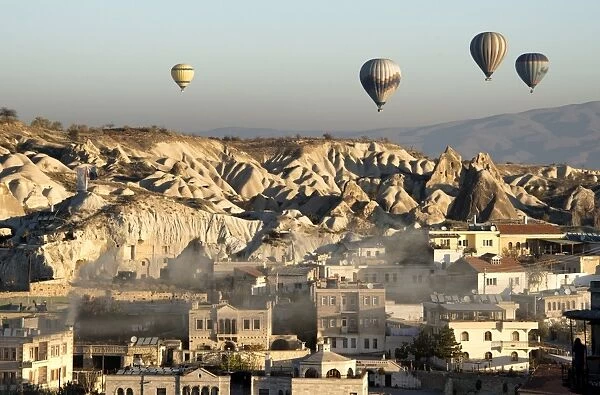 Early morning hot air ballons in Cappadocia