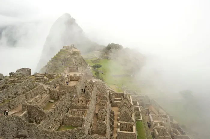 Framed Print : Early morning mist at Machu Pichu, Peru Framed Print : Early morning mist at Machu Pichu, Peru