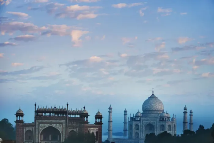Framed Print : Early morning view of the Taj Mahal, Agra, Uttar Pradesh, India Framed Print : Early morning view of the Taj Mahal, Agra, Uttar Pradesh, India
