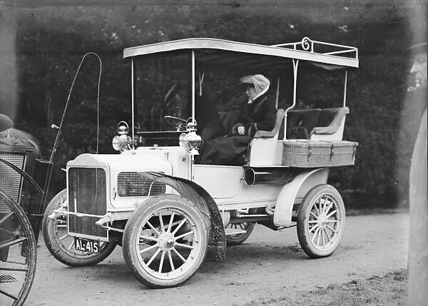 Early Motor-Car