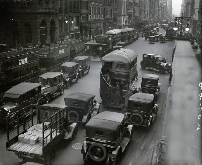 Framed Print : Early View of Fifth Avenue Traffic Scene in New York City Framed Print : Early View of Fifth Avenue Traffic Scene in New York City